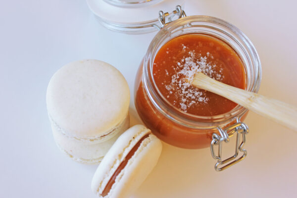 Macarons ar karameli Macarons ar karameli