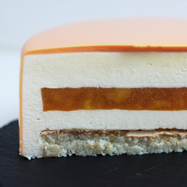 aprikozu-mandelu-un-mango-torte