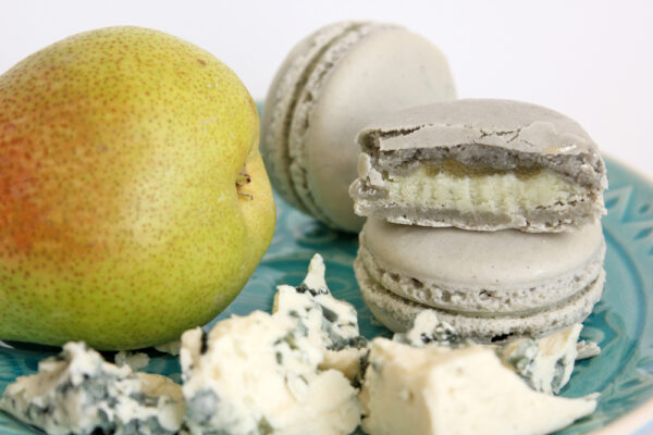 pear-blue-cheese-macarons